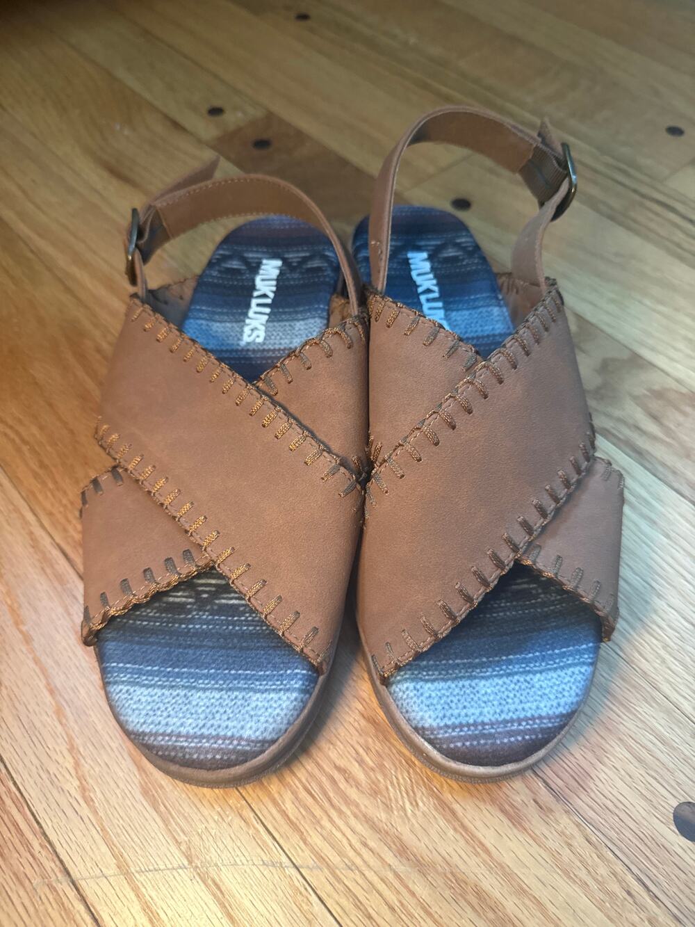 NEW MUKLUKS City High Rise Taupe Strap Sandals women’s Footwear Flats Size 7